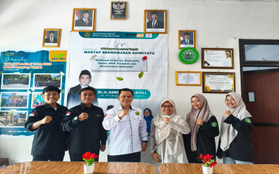 Kepala MTsN 2 Lampung Tengah Terima Mahasiswa Magang UNU Lampung Tahun 2026