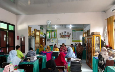 Rapat Awal Tahun, Penyampaian Anggaran 2026, dan Tasyakuran Kinerja Digelar di MTsN 2 Lampung Tengah