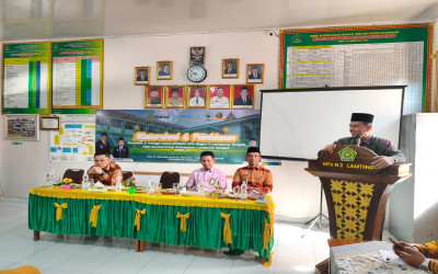 Kepala Kemenag Lampung Tengah Berikan Pembinaan kepada Tenaga Pendidik dan Kependidikan MTsN 2 Lampung Tengah